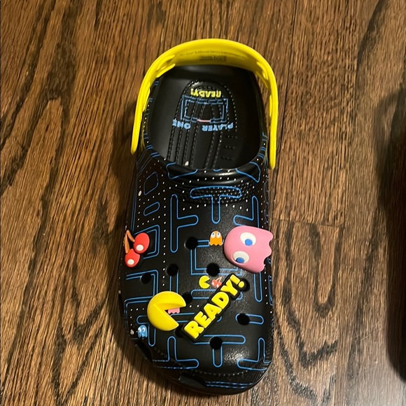 CROCS PAC-MAN Size 7 Men’s/ 9 Women’s - Picture 2 of 5